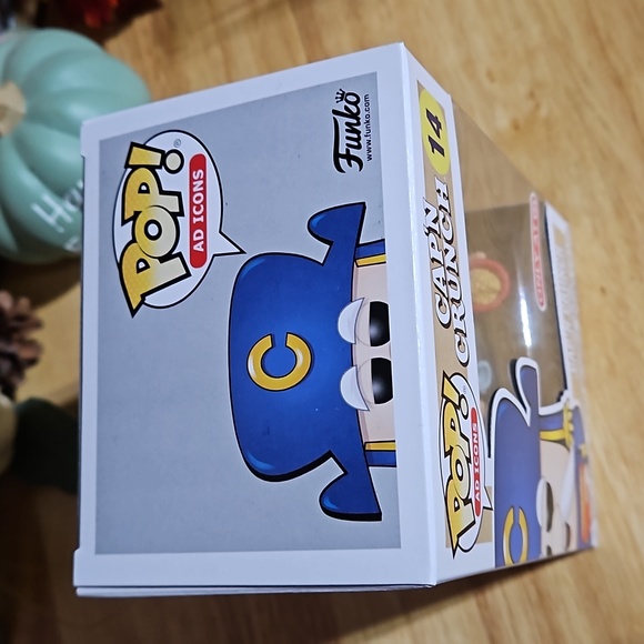 Funko Pop Cap'n Crunch #14 exclusive  from Target includes protective box - Picture 5 of 8